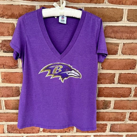 NFL Tops - Ladies Baltimore Ravens vneck Tshirt. XL